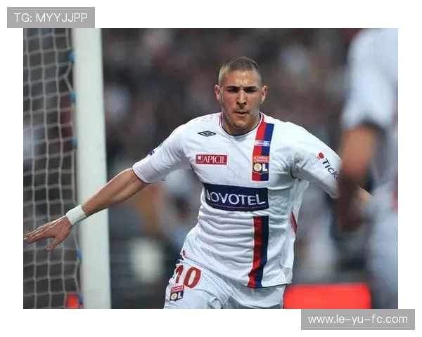 足球自由球大师排名新鲜出炉:顶尖高手角逐谁与争锋! 足球自由球大师排名新鲜出炉:顶尖高手角逐谁与争锋!