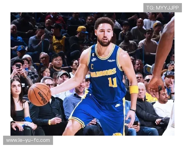 扎伊尔·埃梅里闪耀赛场，关键表现引领球队走向胜利